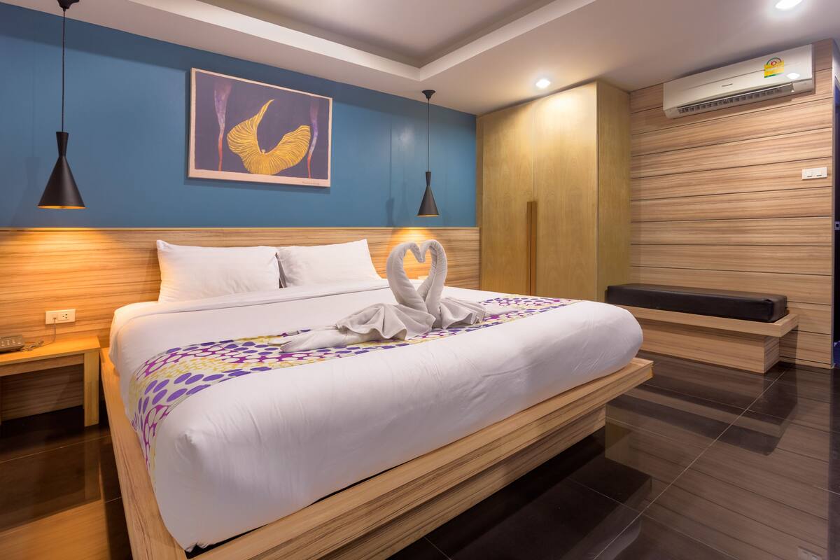 Standard Double Room (No Windows) | Hypo-allergenic bedding available, minibar, in-room safe, desk