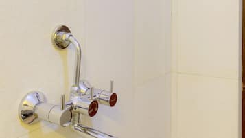 Standard Room | Bathroom | Shower, free toiletries, towels, soap