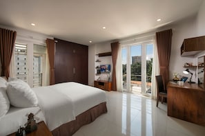 Minibar, in-room safe, desk, blackout curtains