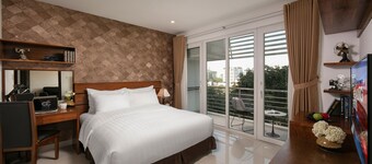 Poonsa Serviced Apartment