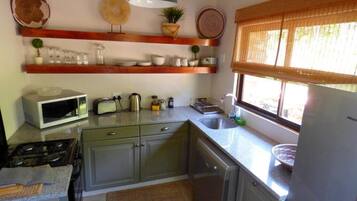 Phòng Deluxe, 1 giường cỡ king, quang cảnh sông | Bếp riêng