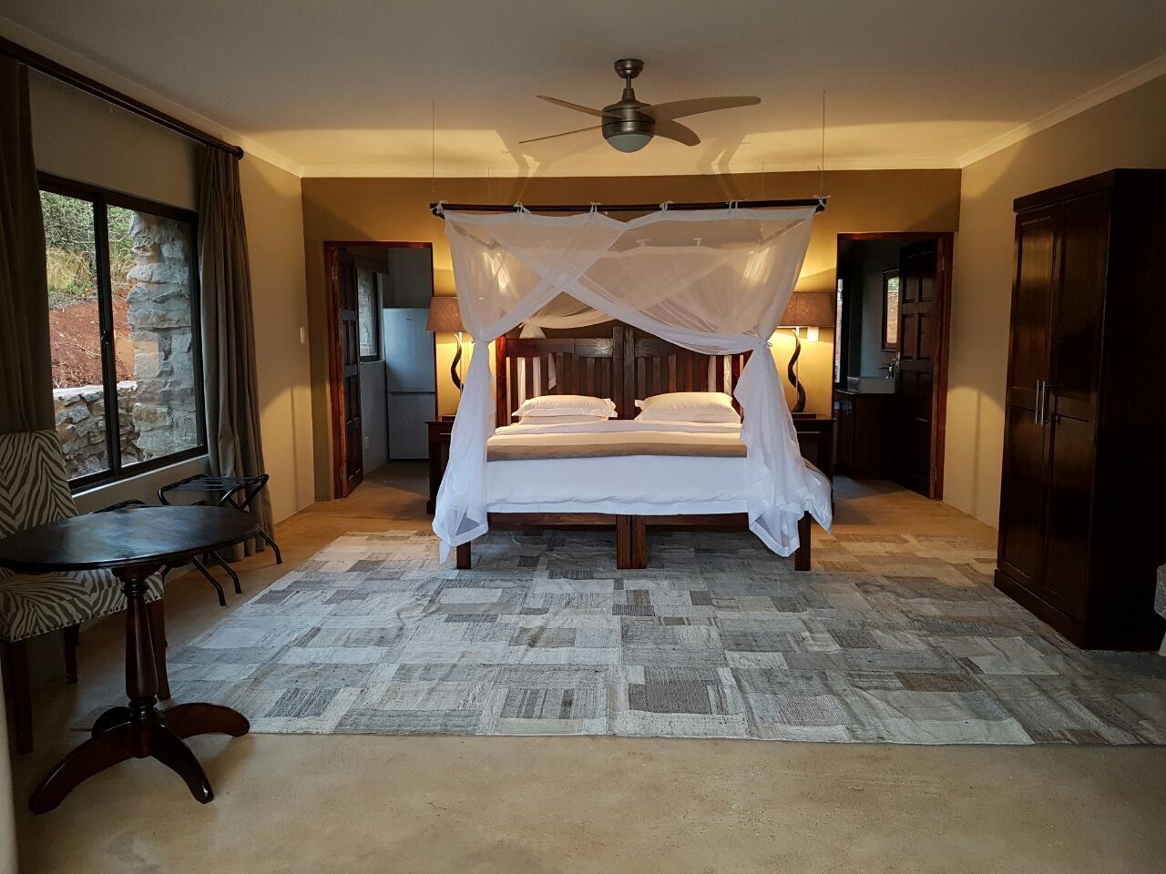 Deluxe Room, 1 King Bed, River View | Premium bedding, individually decorated, individually furnished
