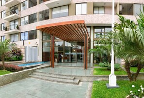 Property entrance - EQC Hotel 224 (Région Test)