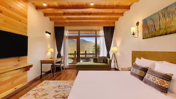 Executive King Room | Premium bedding, in-room safe, desk, free WiFi