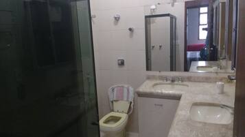 Room, Shared Bathroom (Max 6 people) | Rollaway beds, free wired internet