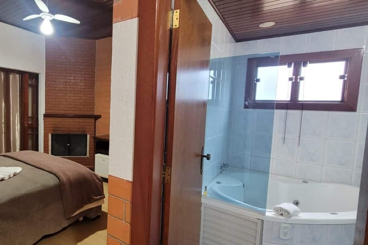 1 habitación, sistema de insonorización, wifi gratis y ropa de cama