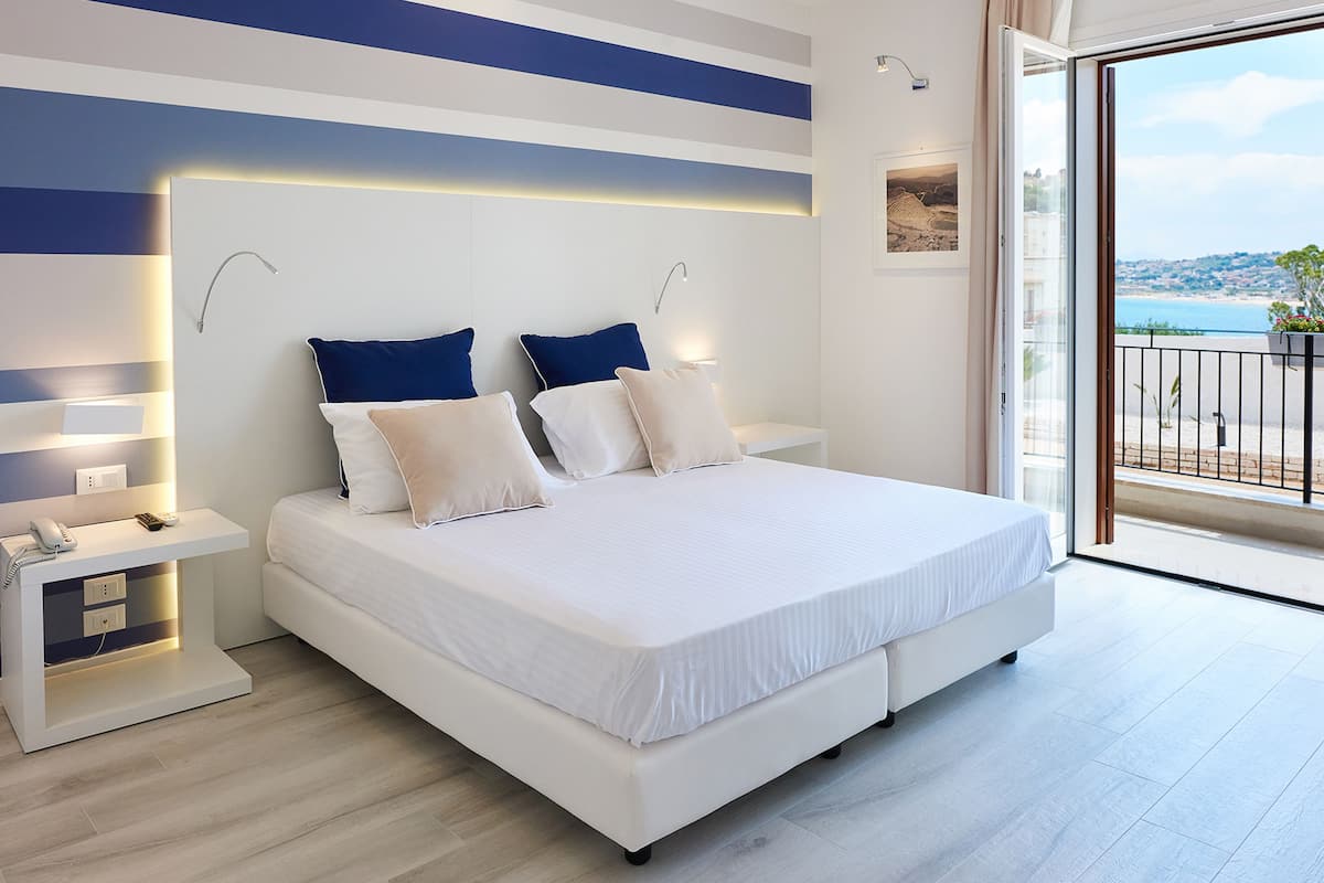 1 bedroom, premium bedding, down duvets, memory-foam beds