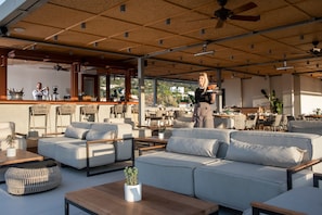 Bar (on property) - Almyrida Resort (Apokoronas)