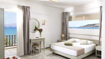 Studio, Balcony, Sea View in Almyrida Studios Hotel | Γραφείο, χώρος εργασίας για λάπτοπ, κουρτίνες συσκότισης