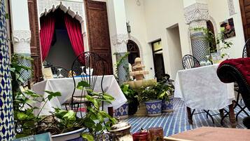 3 restaurants, breakfast, lunch, dinner served; Moroccan cuisine