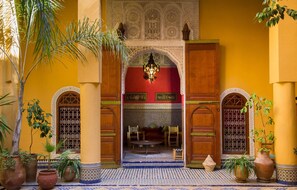 Front of property - Palais Nazha Fes - Luxury Lodging (Fes)