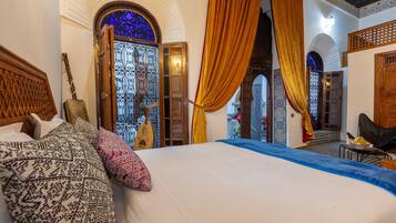 Egyptian cotton sheets, premium bedding, down comforters, pillowtop beds