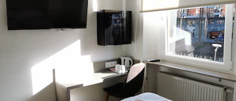Habitación doble, baño privado | Wifi gratis y ropa de cama