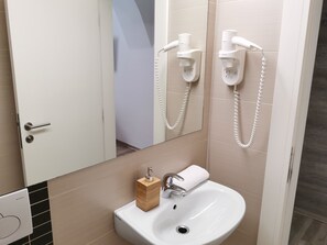 Bathroom - Rooms Ambrozic (Ljubljana)