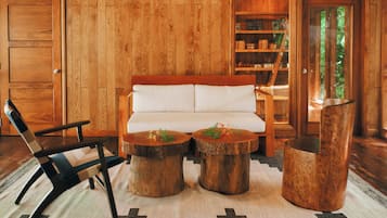 Coin salon dans le hall