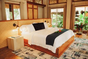 Modern Jungle Cabana w/ Air Conditioning | Premium bedding, minibar, in-room safe, desk - Chan Chich Lodge (Gallon Jug)