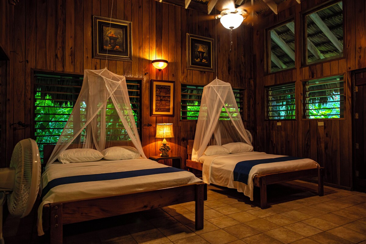 Family Cabana Loft | Premium bedding, minibar, in-room safe, desk