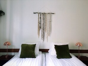 Double Room | Free cribs/infant beds, free WiFi, bed sheets