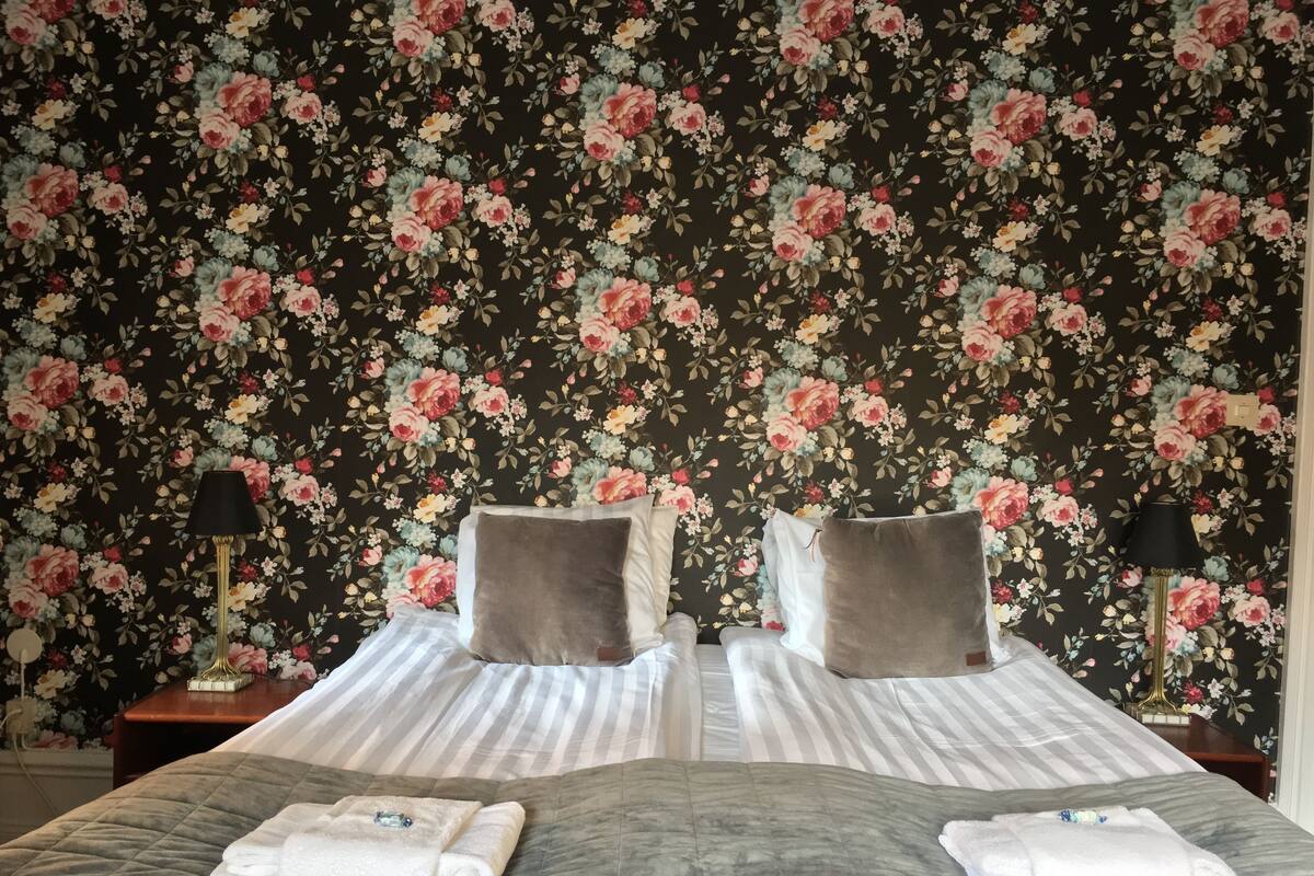 Kahden hengen huone (Large) | Ilmainen Wi-Fi, vuodevaatteet