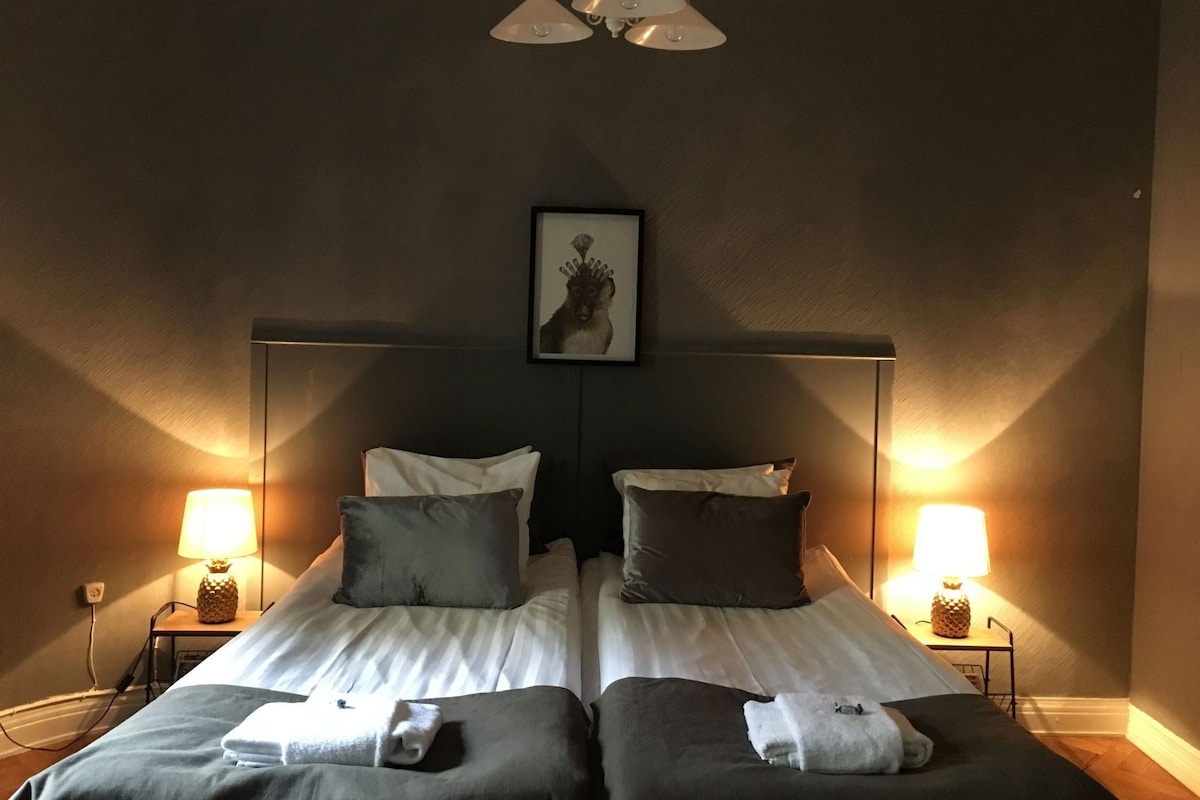 WiFi (free), bed sheets
