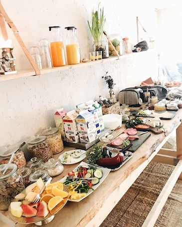 Desayuno bufé gratuito y diario. Morris Hotel