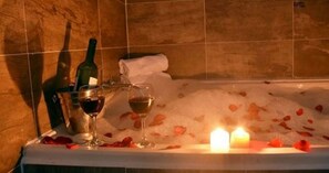 Presidential Tree House, Allergy Friendly | In-room safe - EQC Hotel 446 (Région Test)