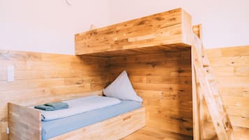 Monolocale Basic | Con arredamento individuale, Wi-Fi gratuito, lenzuola