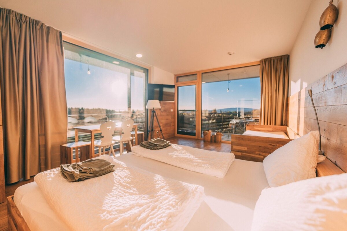 Estudio panorámico, balcón | Wifi gratis, muebles diferentes y ropa de cama