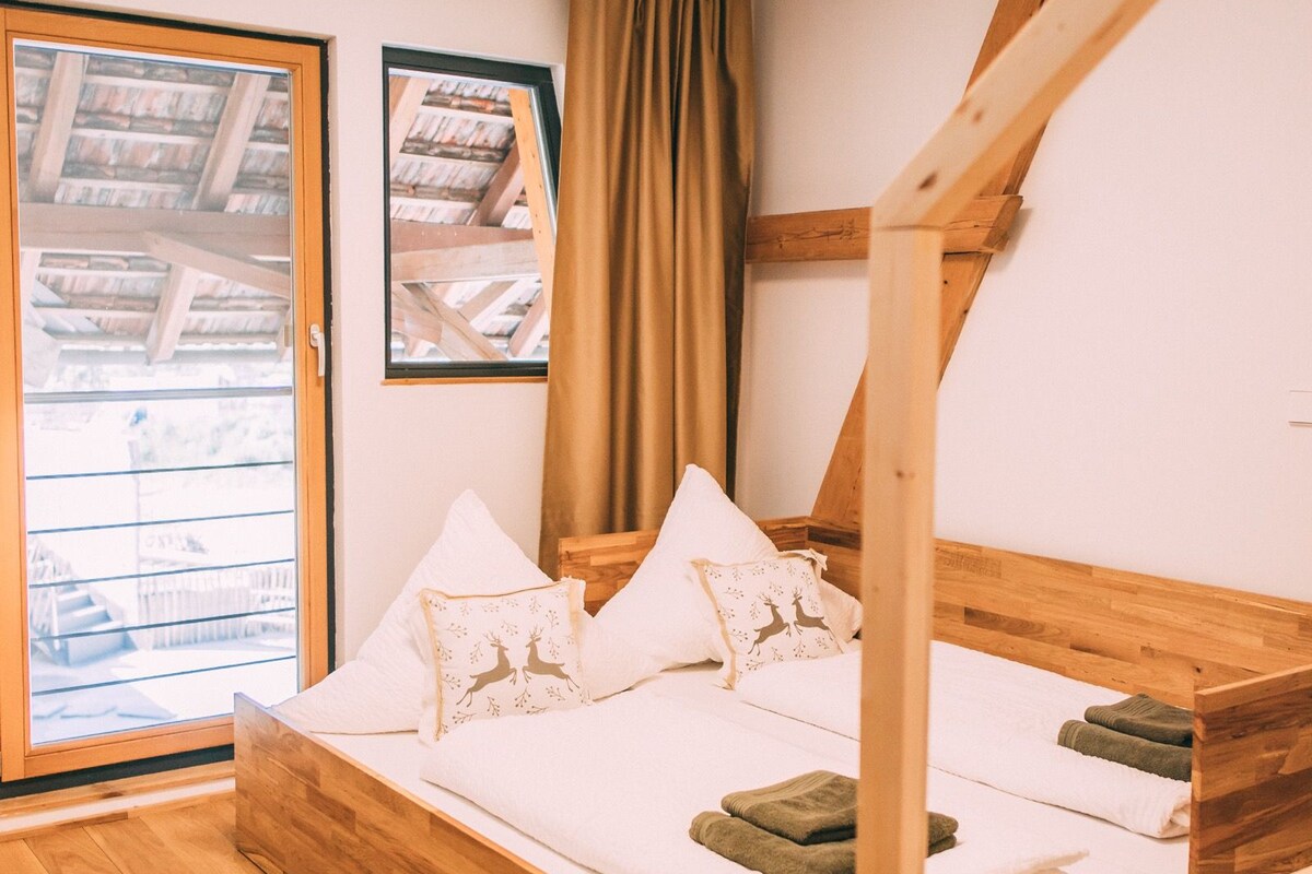 Habitación familiar | Wifi gratis, muebles diferentes y ropa de cama