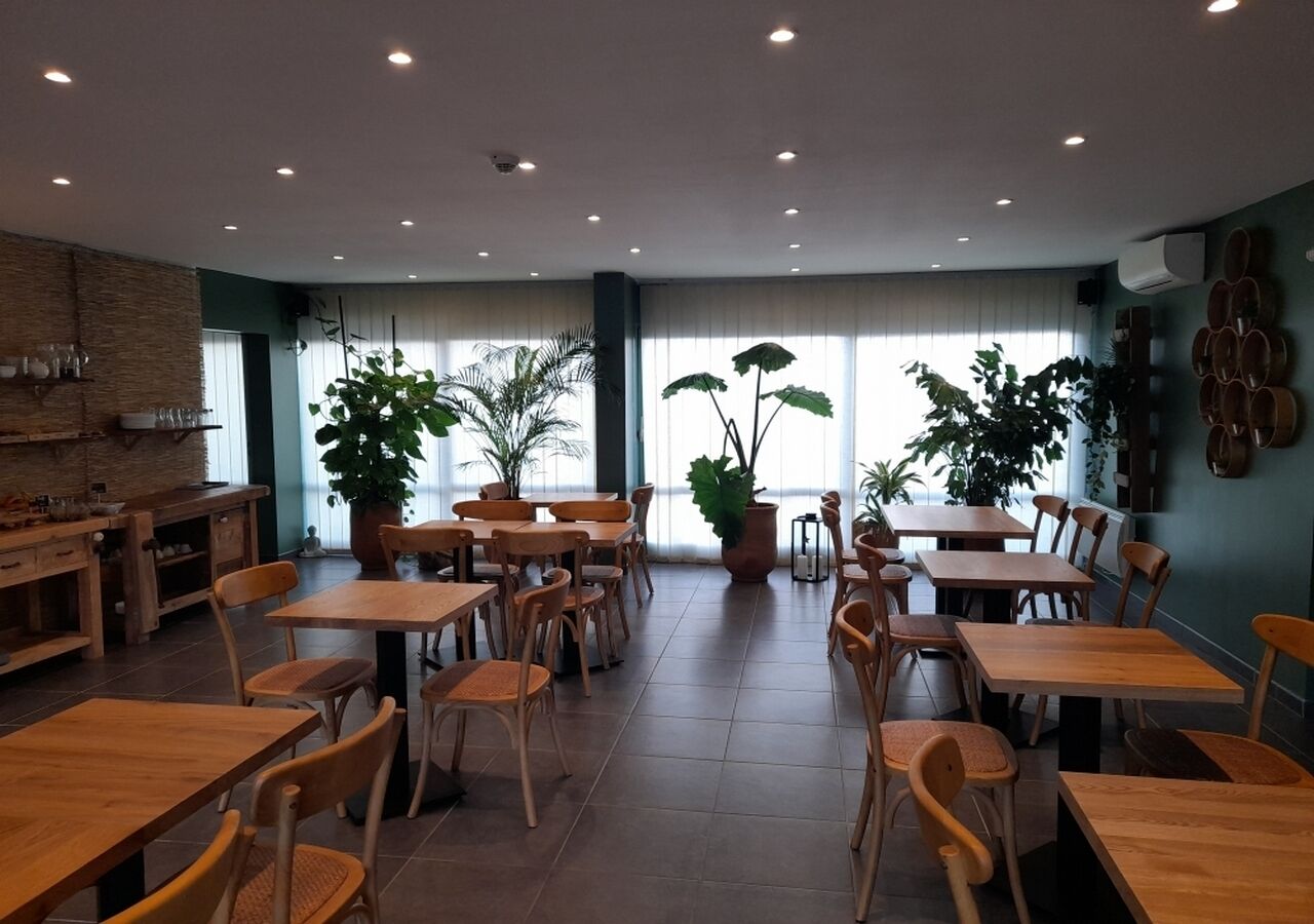 daily buffet breakfast (eur 11 per person)