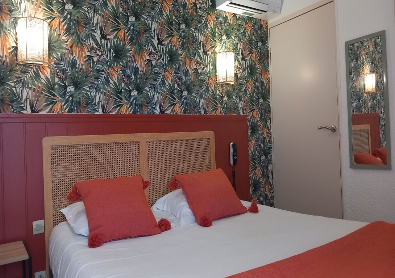 superior double room, air conditioning | premium bedding, desk, free wifi