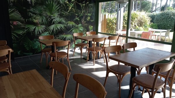 Daily buffet breakfast (EUR 11 per person)