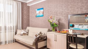 Comfort Suite, Balcony | Room amenity