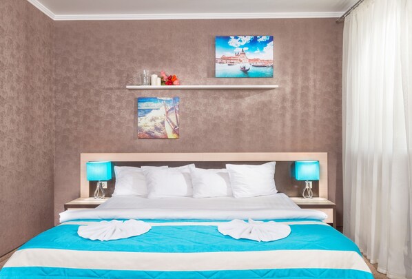 Suite – comfort, balkong | Safe på rommet, skrivebord, barnesenger (inkludert) og wi-fi (inkludert)