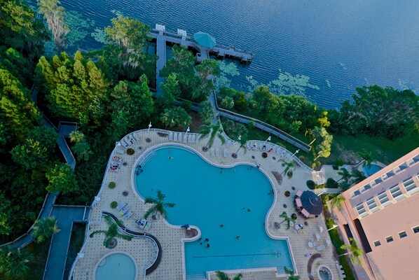 2 outdoor pools - Lexington Vacations by Stark Hospitality (Orlando)