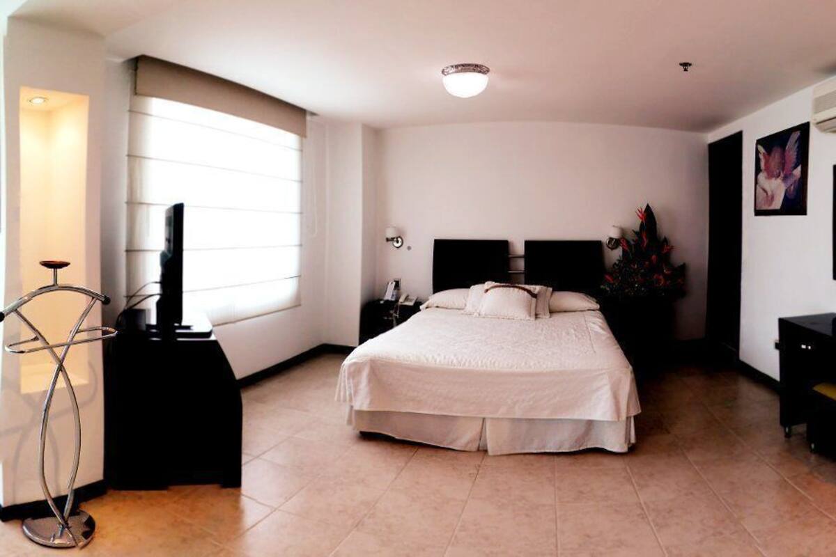 In-room safe, desk, soundproofing, iron/ironing board