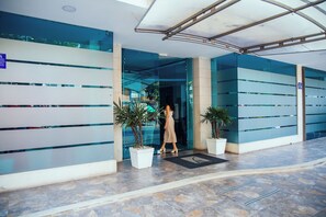 Front of property - Hotel Plaza Las Americas Cali (Cali)