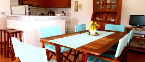 House | In-room dining