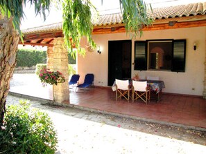 House | Terrace/patio