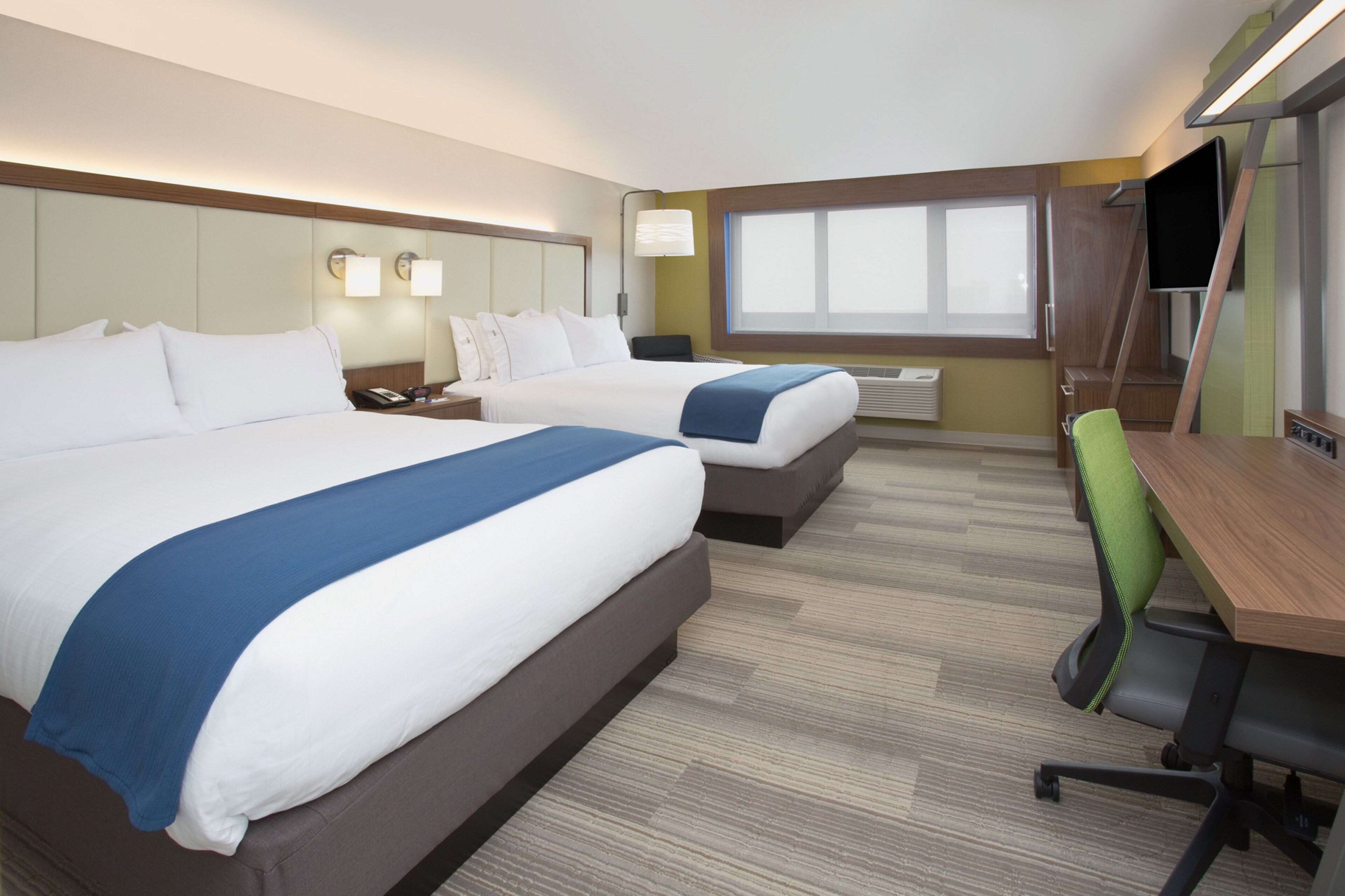 Photo - Holiday Inn Express & Suites Houston IAH - Beltway 8 by IHG