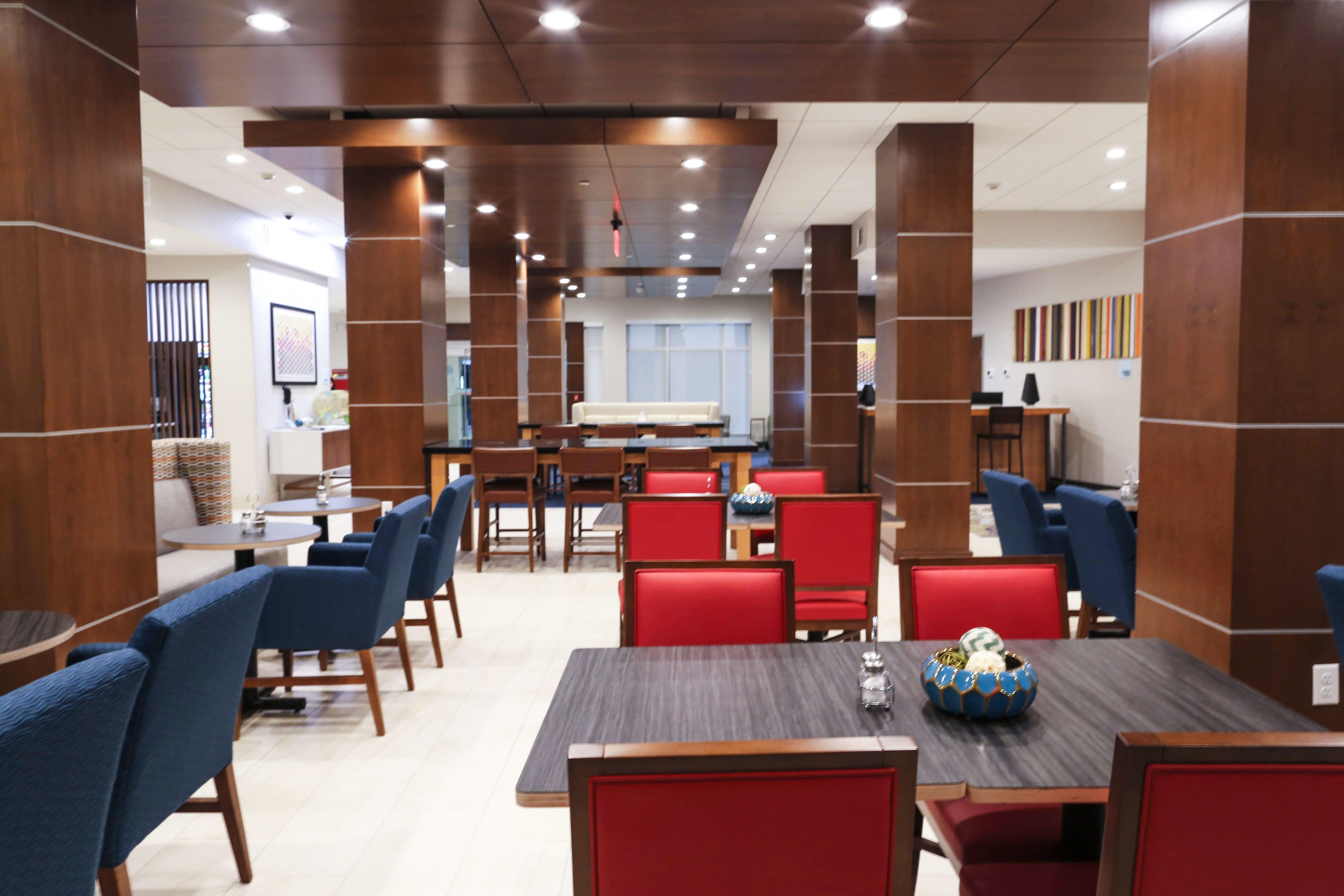 Déjeuner complet gratuit tous les jours