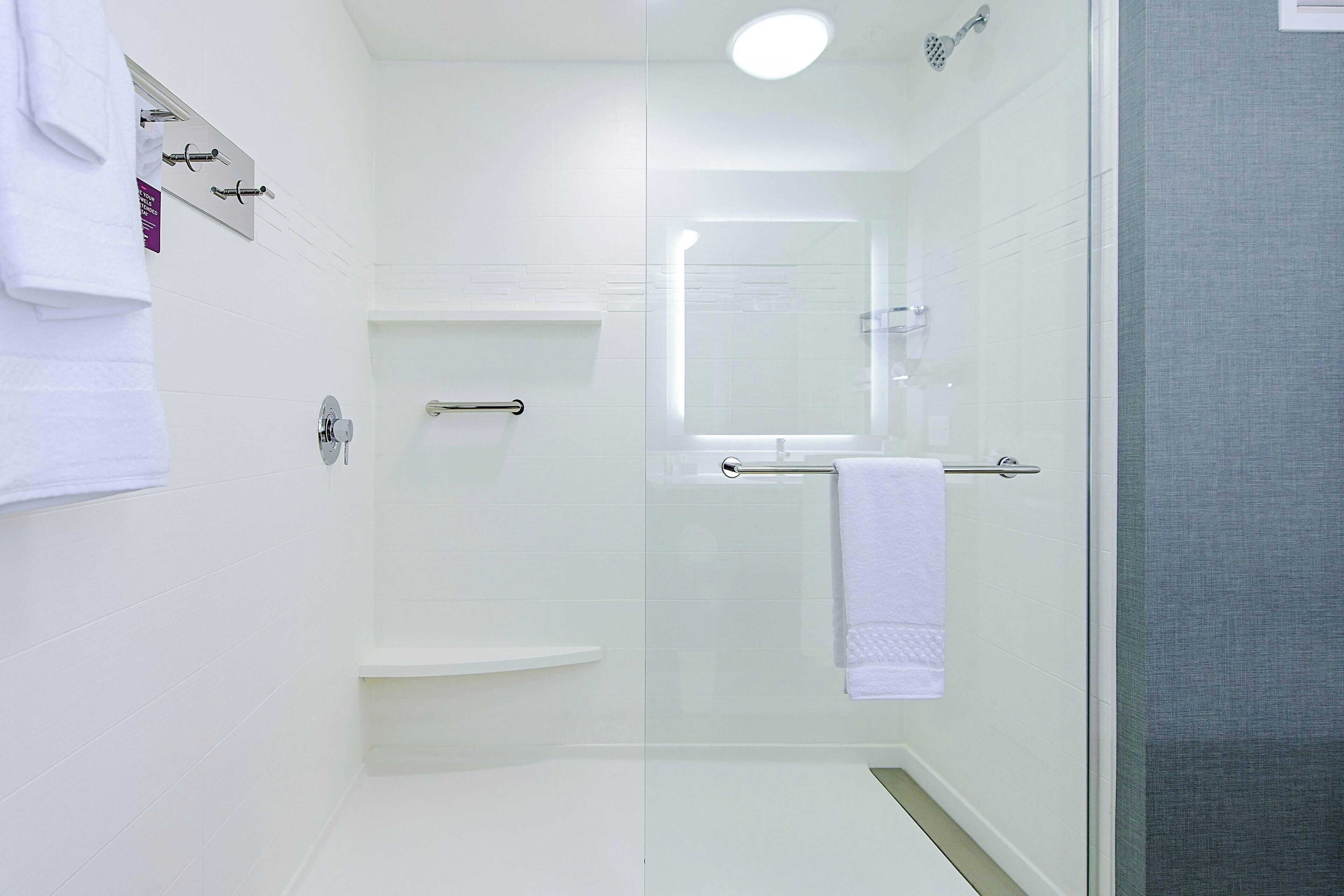 suite, 1 bedroom | bathroom | free toiletries, hair dryer, towels