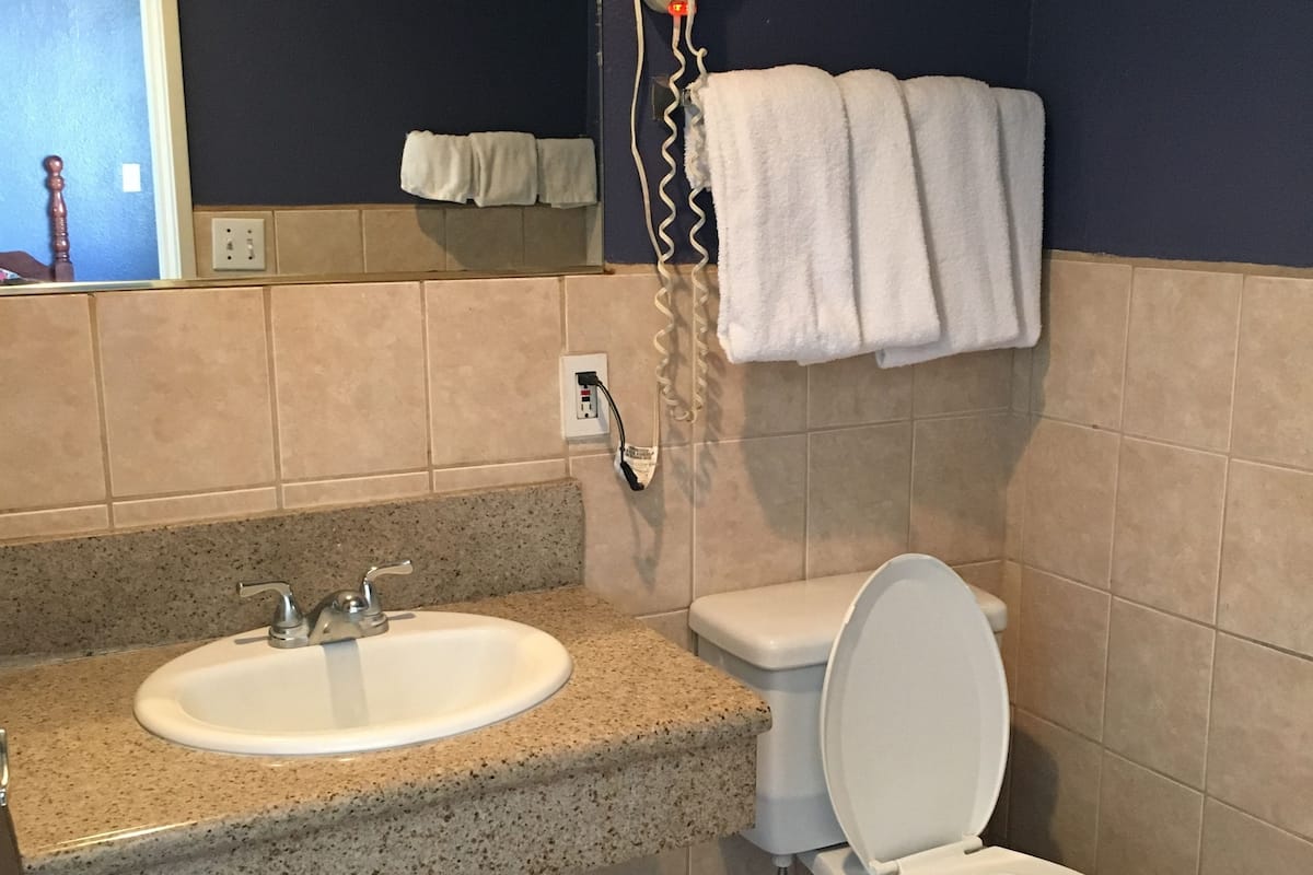 Room, 2 Queen Beds | Bathroom