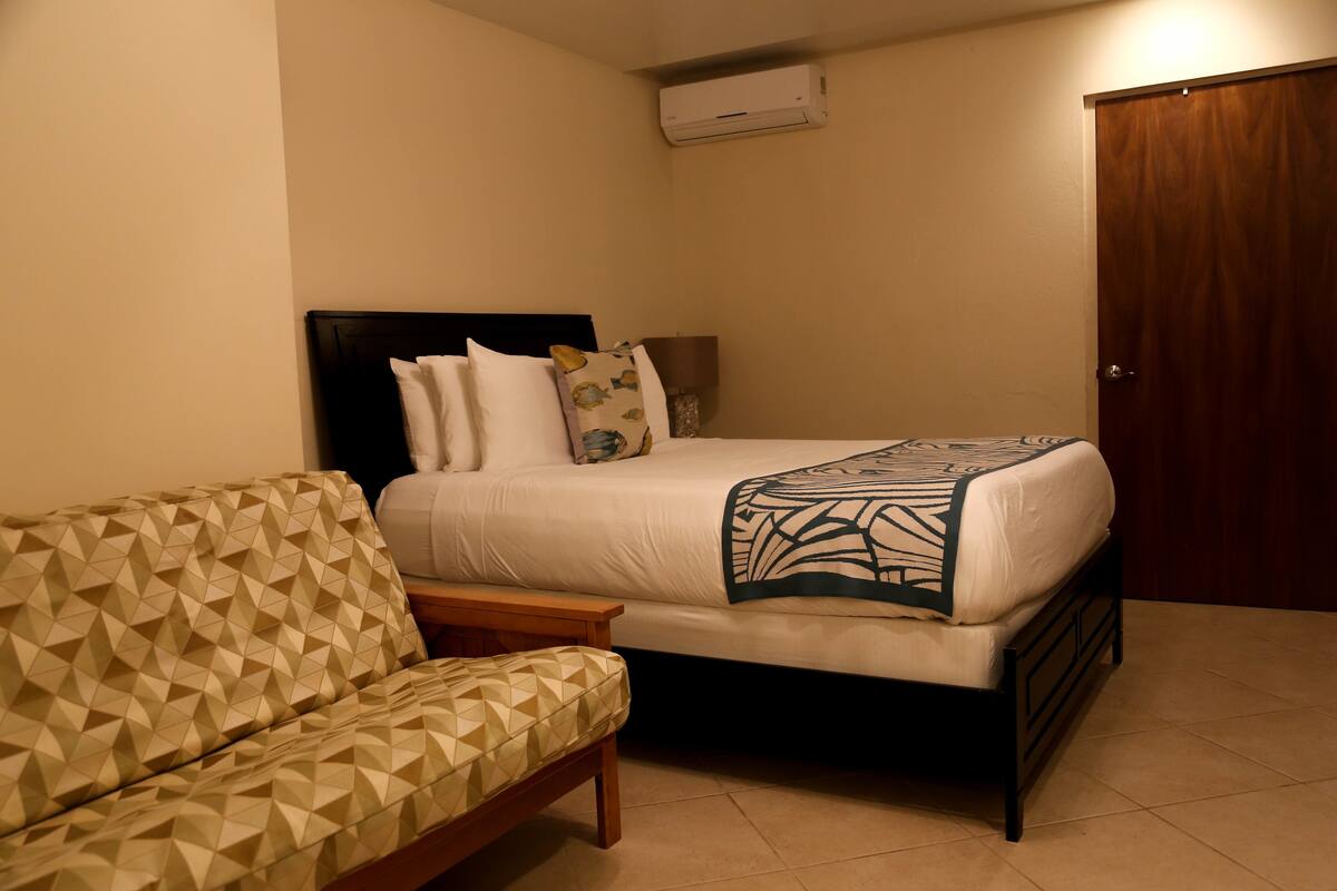 Standard Quadruple Room, No Windows