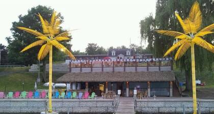 The Anchor Inn and Marina