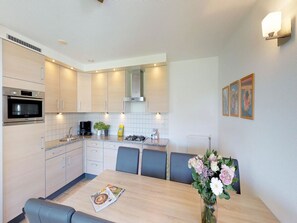 Microwave, dishwasher - Villa in Zeeland with Private Terrace (Kortgene)