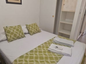 Apartment, 3 Schlafzimmer | Minibar, Bügeleisen/Bügelbrett, Babybetten, kostenlose Zustellbetten