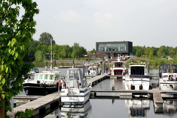 Marina/club náutico