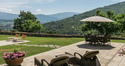 Superbe demeure avec piscine Ă Poppi