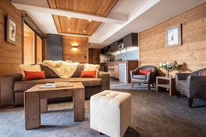 Smart TV y chimenea 